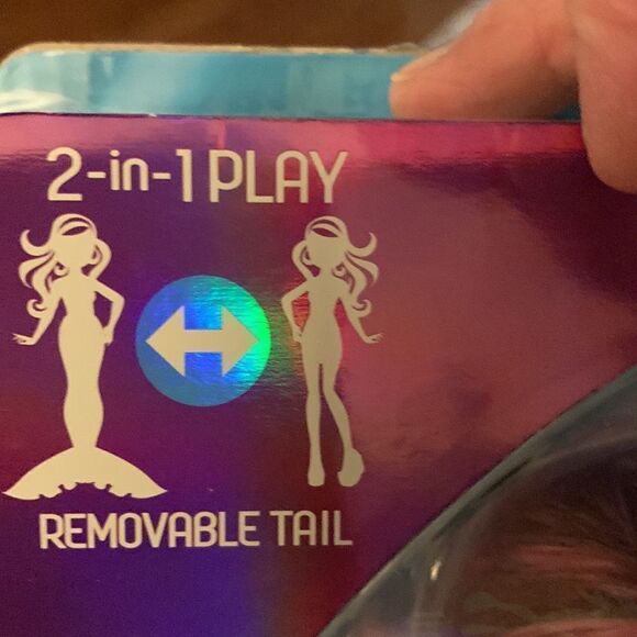 Mermaid High Sears Doll with removable tail, clothes & accessories - Picture 5 of 5
